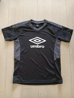umbro ブラック Tシャツ Sサイズのサムネイル