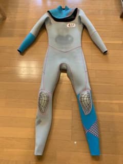 ウェットスーツのサムネイル