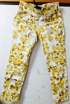 即購入可能♪ 花柄パンツ(GARULA)のサムネイル