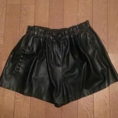 ZARAレザーショートパンツのサムネイル