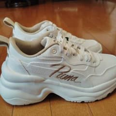 PUMA 厚底スニーカー タグ付き完全未使用 7月8日に届いたばかりですのサムネイル
