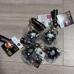 黒ミャクコラボ　サンリオキャラクター キーホルダー 4個セットのサムネイル