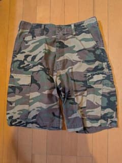 ALPHA INDUSTRIES カモフラ柄 カーゴショートパンツのサムネイル
