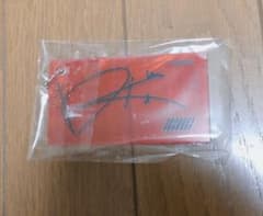 iKON アクリルキーホルダー　赤　ドンヒョク  DKのサムネイル
