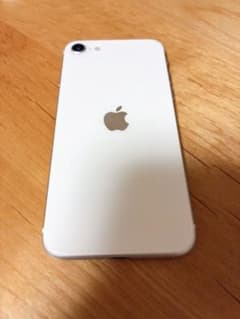 iPhone SE（第2世代）128GB ジャンク品 - メルカリ