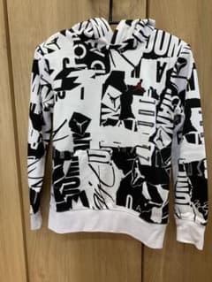 新品ジョーダンパーカーですのサムネイル