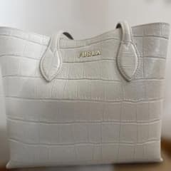 FURLA クロコ型押し トートバッグ ライトグレーのサムネイル