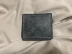 二つ折り財布のサムネイル