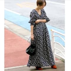 シックカラー花柄カシュクールワンピースのサムネイル