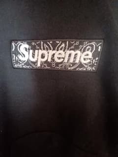 Supreme ブラック パーカーのサムネイル