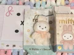miffy✖️VIPO【ピンク】ぬいぐるみキーホルダー 正規品のサムネイル
