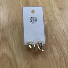 新品 LAKOLEツイストワイドワープピアスのサムネイル