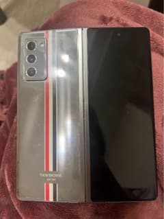 THOM BROWNE - 限定 Galaxy Z Fold2 Thom Browne カバー ケース iF Design - Galaxy Z Fold2 5G Thom Browne Edition