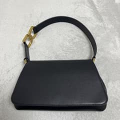 CHARLES & KEITH エスメバックルド ハンドルショルダーバッグのサムネイル