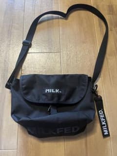 MILKFED. ブラックショルダーバッグのサムネイル