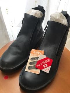 半額値下げ 新品 ブーツ 23.5cmのサムネイル