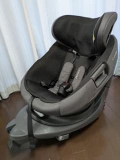 Combi チャイルドシート THE Sシリーズ グレーのサムネイル