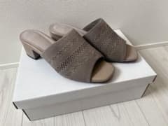 グレー 編み込みデザイン サンダル グレージュのサムネイル
