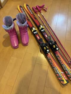 SWALLOWのスキー板、ブーツ、ストックの3点セット。140cm - メルカリ