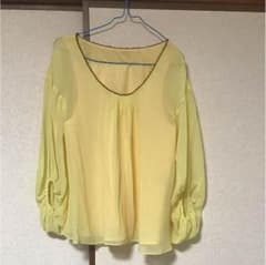ブラウスのサムネイル