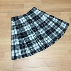 チェックスカートのサムネイル