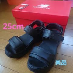 美品★タグ&箱付きNew Balance スポーツサンダル ブラック 25cmのサムネイル