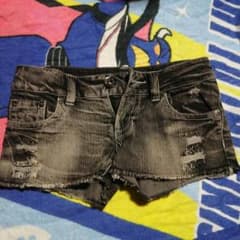 ショートパンツのサムネイル