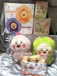 こびとづかん　ついてくよBIGぬいぐるみ　エアぐるみ　弁当箱3連シートクッション こびとづかん ついてくよBIGぬいぐるみ エアぐるみ 弁当箱3連シート