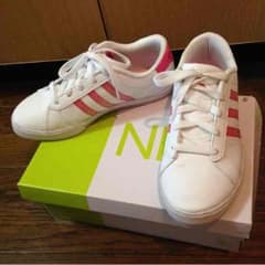 さっちょりーな様専用 Adidas neoのサムネイル
