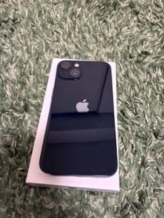 【オマケ付き】iPhone 13 128GB ミッドナイト　バッテリー85%のサムネイル