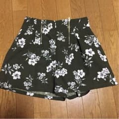 ショートパンツのサムネイル