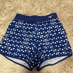 美品ミズノ　ムーブクロスショートパンツM総柄　UVカット　速乾　レディースのサムネイル