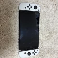 Nintendo Switch 有機ELモデル ホワイト 本体とケース￼のサムネイル
