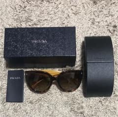 PRADA プラダ サングラスのサムネイル