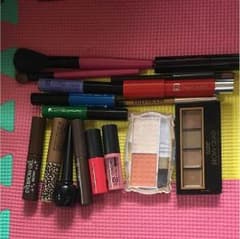化粧品 まとめ売り 17点のサムネイル