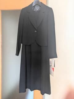 【喪服】タグ付 ブラックスーツ・ジャケット・ドレスセットのサムネイル