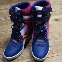 pumaスニーカーのサムネイル