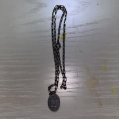 シンプルな金属製チェーンネックレスのサムネイル