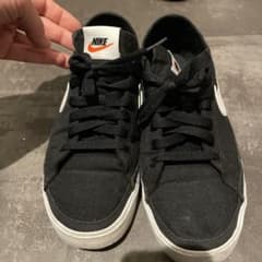 NIKE　スニーカー　黒　24cmのサムネイル