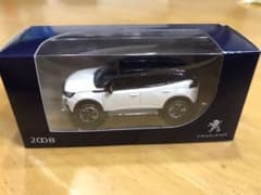 プジョー　新型SUV   ２００８　新品未使用　ミニカーのサムネイル