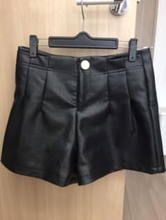 フェイクレザーショートパンツのサムネイル