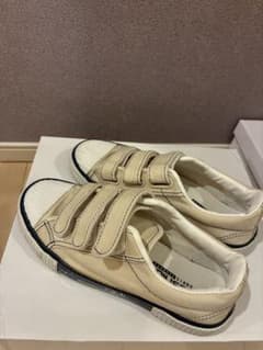 スニーカー　ベージュのサムネイル