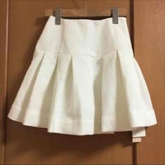 [新品未使用]  ティティ アンド コー♡ホワイトスカートのサムネイル