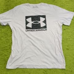 アンダー・アーマーのTシャツのサムネイル