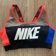 NIKE ナイキ スポーツブラ　Sサイズのサムネイル