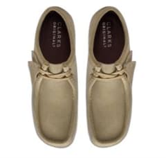 Clarks WALLABEE ベージュ スエード モカシン - メルカリ