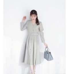 ★新品未使用★定価16,500円クラシカルタイトワンピースのサムネイル