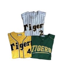 阪神タイガース ユニフォーム 3枚まとめ売り（城島・上本）のサムネイル