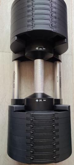 (中古)NUOBELL ２キロ刻み可変式ダンベル１セット台座付き TOP FILM フレックスベル 2kg刻み 32kg flexbell 可変式ダンベル 32kg