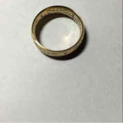 金のリングのサムネイル